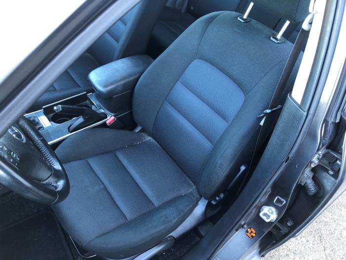 Używane Fotel lewy Mazda 6 Sportbreak (GY19/89) 2.0i 16V S-VT Cena na żądanie oferowane przez N Kossen Autorecycling BV