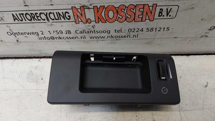 Używane Sciemniacz kokpitowy Landrover Freelander II 2.0 Si4 16V Cena na żądanie oferowane przez N Kossen Autorecycling BV