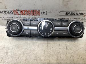Used Radio control panel Landrover Freelander II 2.0 Si4 16V Price on request offered by N Kossen Autorecycling BV