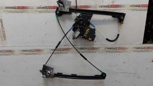 Used Window mechanism 2-door, front right Volkswagen Golf III Cabrio Restyling (1E7) 1.8 Kat. Price on request offered by N Kossen Autorecycling BV