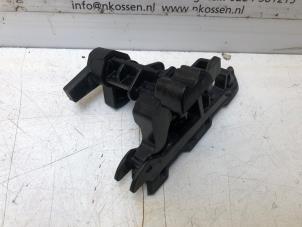 Used Bonnet lock mechanism Smart Fortwo Coupé (451.3) Electric Drive Price on request offered by N Kossen Autorecycling BV