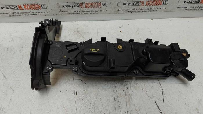 Usagé Couvercle soupapes Citroen Berlingo 1.6 BlueHDI 75 Prix sur demande proposé par N Kossen Autorecycling BV