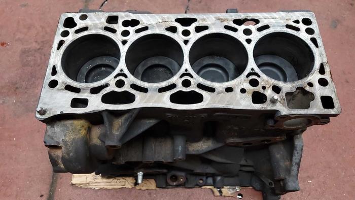 Gebrauchte Motor Unterblock Volkswagen Caddy Preis auf Anfrage angeboten von N Kossen Autorecycling BV