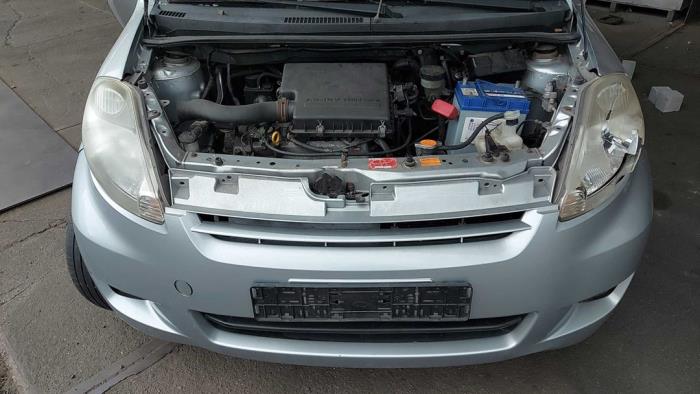 Używane Panel przedni Daihatsu Sirion 2 (M3) 1.3 16V DVVT Cena na żądanie oferowane przez N Kossen Autorecycling BV