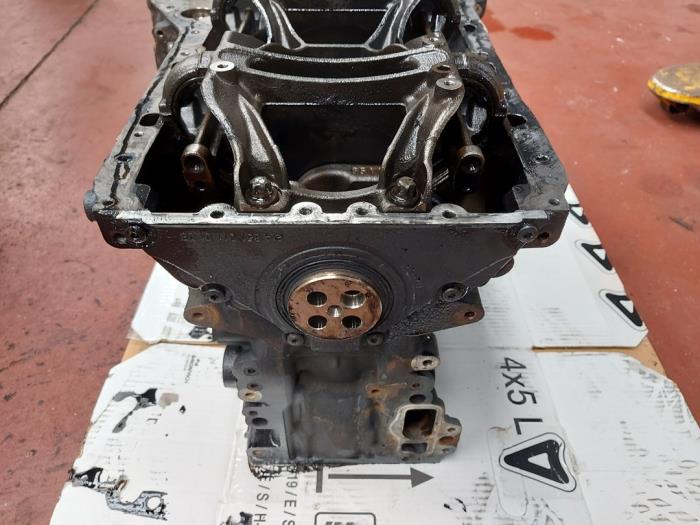 Engine crankcase from a Mercedes-Benz Sprinter 3,5t (906.63) 314 CDI 16V 2019