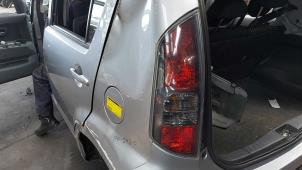 Używane Tylne swiatlo pozycyjne lewe Daihatsu Sirion 2 (M3) 1.3 16V DVVT Cena na żądanie oferowane przez N Kossen Autorecycling BV