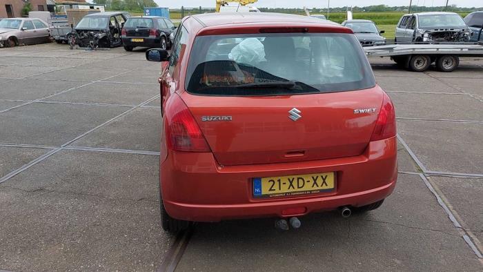 Usados Ventanilla detrás Suzuki Swift (ZA/ZC/ZD1/2/3/9) 1.5 VVT 16V Precio de solicitud ofrecido por N Kossen Autorecycling BV