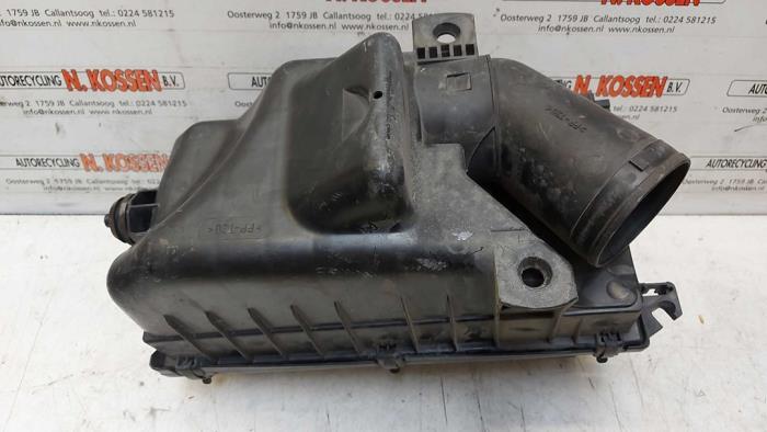 Begagnade Luftfilterhus Volvo V70 (GW/LW/LZ) 2.4 XC T 20V 4x4 Pris på förfrågan erbjuds av N Kossen Autorecycling BV