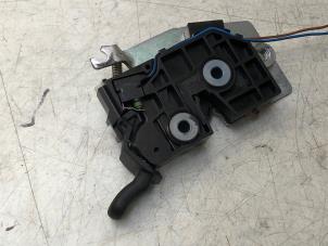 Used Tailgate lock mechanism Smart Fortwo Coupé (451.3) 1.0 45 KW Price on request offered by N Kossen Autorecycling BV