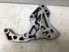 Power steering pump bracket from a BMW 5 serie (E60) 525d 24V 2007