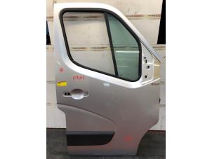Used Door 2-door, right Nissan NV 400 Price on request offered by N Kossen Autorecycling BV