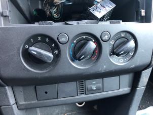 Usados Panel de control de aire acondicionado Ford Focus 2 Wagon 1.6 16V Precio de solicitud ofrecido por N Kossen Autorecycling BV