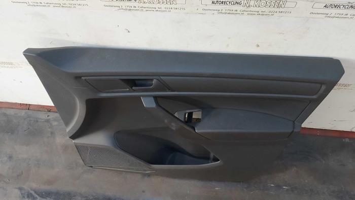 Tapicerka drzwi prawych wersja 2-drzwiowa z Volkswagen Caddy IV 1.6 TDI 16V 2017