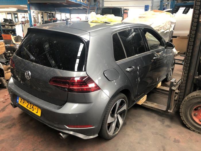 Luces de entrada de un Volkswagen Golf VII (AUA) 2.0 GTI 16V Performance Package 2018