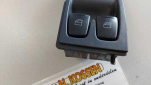 Used Electric window switch Smart Fortwo Coupé (451.3) 1.0 45 KW Price on request offered by N Kossen Autorecycling BV