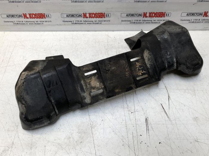 Begagnade Hasplåt Porsche 911 (996) 3.6 Carrera 4 24V Pris på förfrågan erbjuds av N Kossen Autorecycling BV