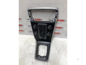 Used Multi-media control unit Volvo V40 (MV) 1.5 T3 16V Geartronic Price on request offered by N Kossen Autorecycling BV