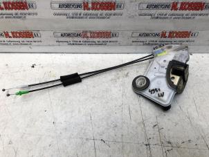 Gebrauchte Türschlossmechanik 4-türig links vorne Toyota Aygo (B40) 1.0 12V VVT-i Preis auf Anfrage angeboten von N Kossen Autorecycling BV