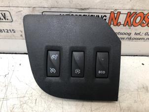 Used Switch (miscellaneous) Nissan NV 400 Price on request offered by N Kossen Autorecycling BV