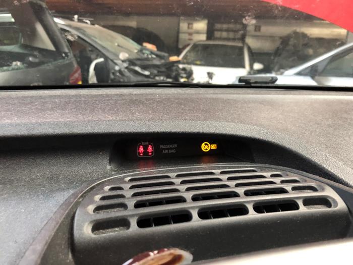 Begagnade Innerdisplay Toyota Aygo (B40) 1.0 12V VVT-i Pris på förfrågan erbjuds av N Kossen Autorecycling BV