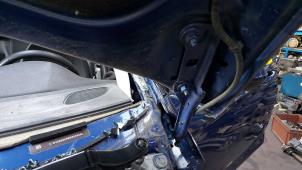 Usagé Charnière capot Opel Astra K Sports Tourer 1.2 Turbo 12V Prix sur demande proposé par N Kossen Autorecycling BV