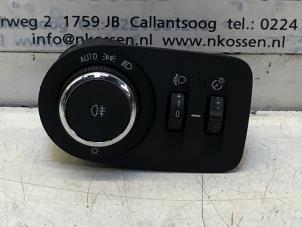 Używane Przelacznik swiatel Opel Astra K Sports Tourer 1.2 Turbo 12V Cena na żądanie oferowane przez N Kossen Autorecycling BV