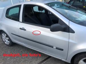 Used Door 2-door, right Renault Clio III (BR/CR) 1.4 16V Price on request offered by N Kossen Autorecycling BV