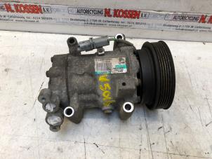 Used Air conditioning pump Renault Clio III (BR/CR) 1.4 16V Price on request offered by N Kossen Autorecycling BV