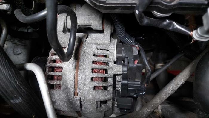 Gebrauchte Dynamo Renault Clio III (BR/CR) 1.4 16V Preis auf Anfrage angeboten von N Kossen Autorecycling BV