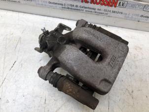 Used Rear brake calliper, right Renault Clio III (BR/CR) 1.4 16V Price on request offered by N Kossen Autorecycling BV