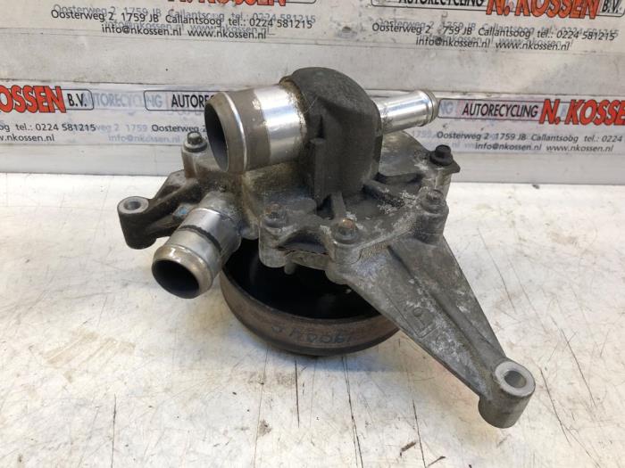 Begagnade Vattenpump Jaguar XF Pris på förfrågan erbjuds av N Kossen Autorecycling BV