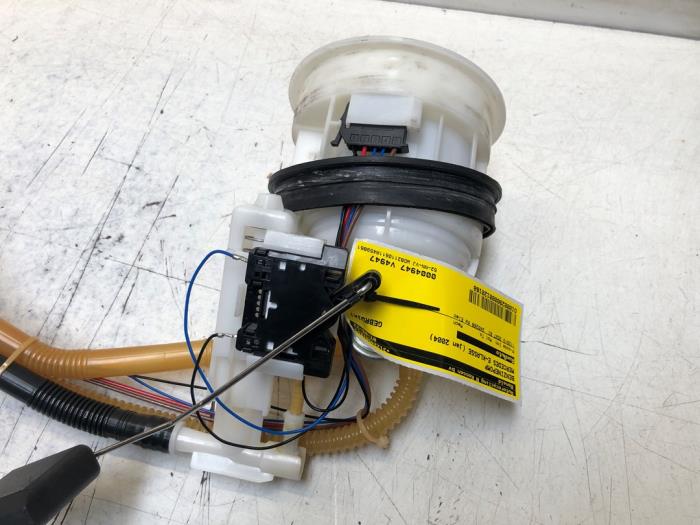 Usagé Pompe essence Mercedes E-Klasse Prix sur demande proposé par N Kossen Autorecycling BV
