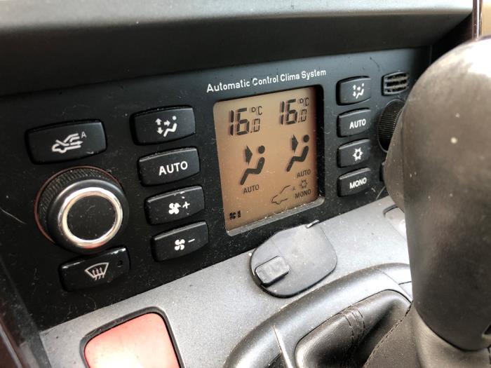 Używane Panel climatronic Fiat Croma (194) 2.2 MPI 16V Cena na żądanie oferowane przez N Kossen Autorecycling BV