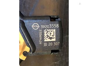 Regnsensor från en Opel Astra K Sports Tourer 1.2 Turbo 12V 2021