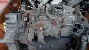 Used Diesel pump Mercedes 207 - 410 Price on request offered by N Kossen Autorecycling BV