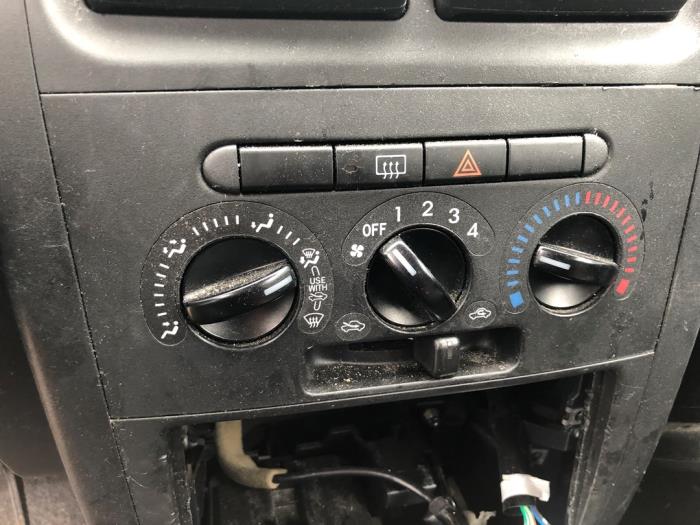 Panel de control de calefacción de un Daihatsu Cuore (L251/271/276) 1.0 12V DVVT 2006