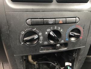 Używane Panel sterowania nagrzewnicy Daihatsu Cuore (L251/271/276) 1.0 12V DVVT Cena na żądanie oferowane przez N Kossen Autorecycling BV