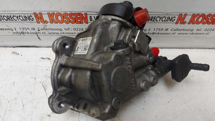 Begagnade Dieselpump Volkswagen Passat Pris på förfrågan erbjuds av N Kossen Autorecycling BV
