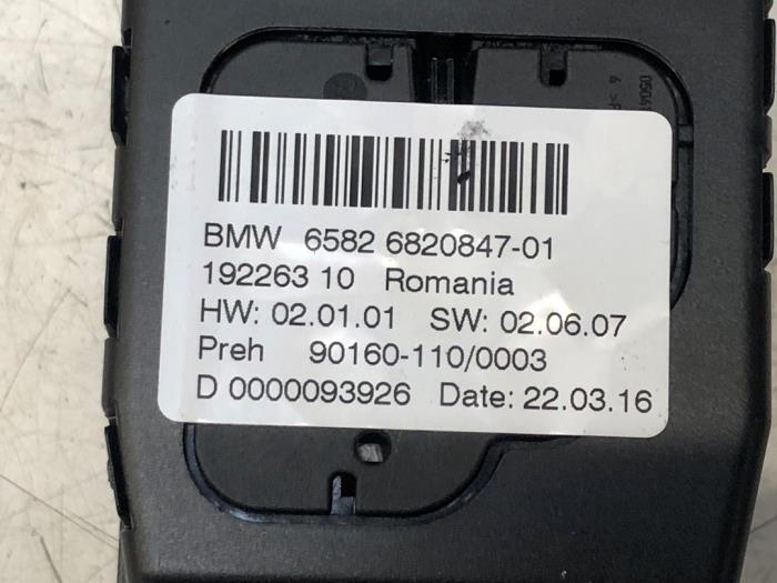 Multi-media control unit from a BMW X1 (F48) xDrive 28i 2.0 16V Twin Power Turbo 2016