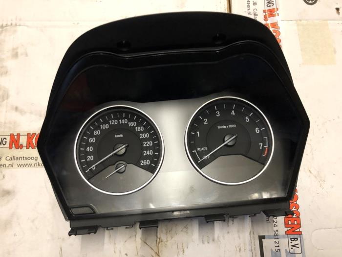 Instrument panel from a BMW X1 (F48) xDrive 28i 2.0 16V Twin Power Turbo 2016