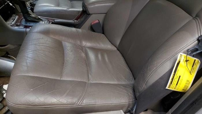 Seat, left from a Volvo V70 (GW/LW/LZ) 2.4 XC T 20V 4x4 1999