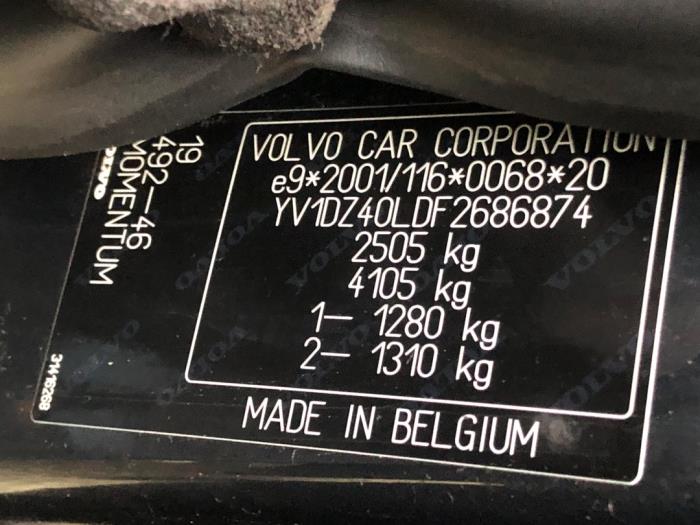 Spoiler trasero de un Volvo XC60 I (DZ) 2.0 T5 16V 2014