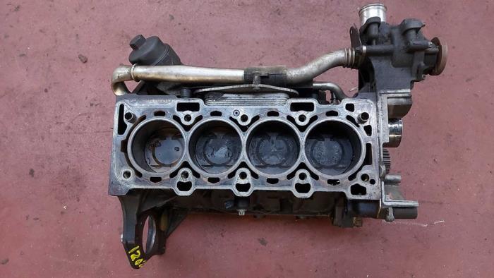 Bloc moteur inférieur d'un Opel Astra 2009