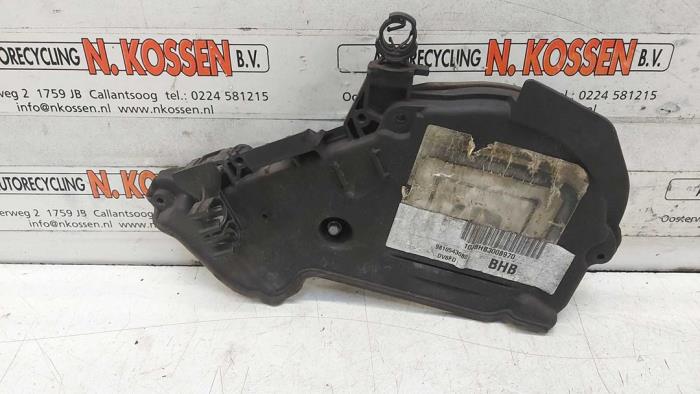 Usagé Couvercle de distribution Citroen Berlingo 1.6 BlueHDI 75 Prix sur demande proposé par N Kossen Autorecycling BV