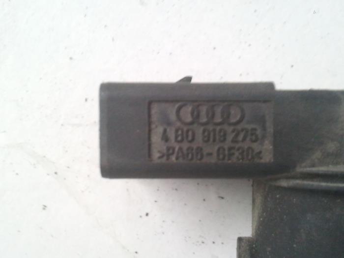Usados Sensor PDC Audi S8 (D2) S8 4.2 V8 32V Precio de solicitud ofrecido por N Kossen Autorecycling BV