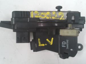 Used Door lock mechanism 4-door, front left Opel Signum (F48) 2.2 direct 16V Price on request offered by N Kossen Autorecycling BV