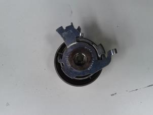Used Timing belt tensioner Opel Astra Price on request offered by N Kossen Autorecycling BV