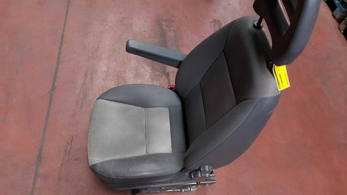 Fotel lewy z Peugeot Boxer (U9) 2.2 Blue HDi 140 2020