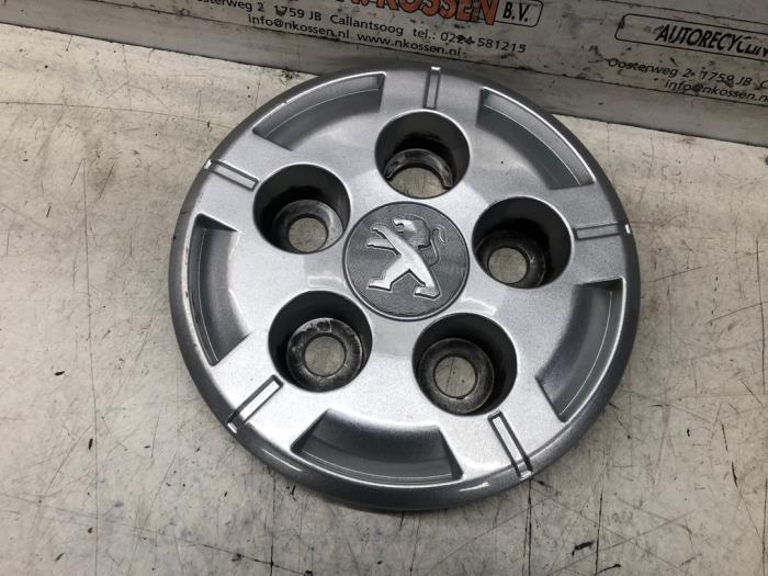 Używane Kolpak Peugeot Boxer (U9) 2.2 Blue HDi 140 Cena na żądanie oferowane przez N Kossen Autorecycling BV