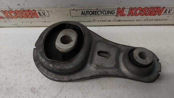 Used Engine mount Opel Vivaro 1.6 CDTi BiTurbo 125 Price on request offered by N Kossen Autorecycling BV